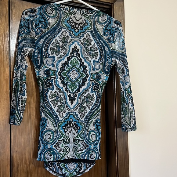 Patterned top - Picture 2 of 7